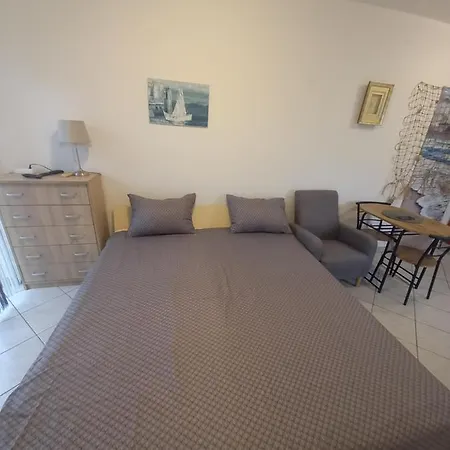 Ap ,nini' Apartman Supetar